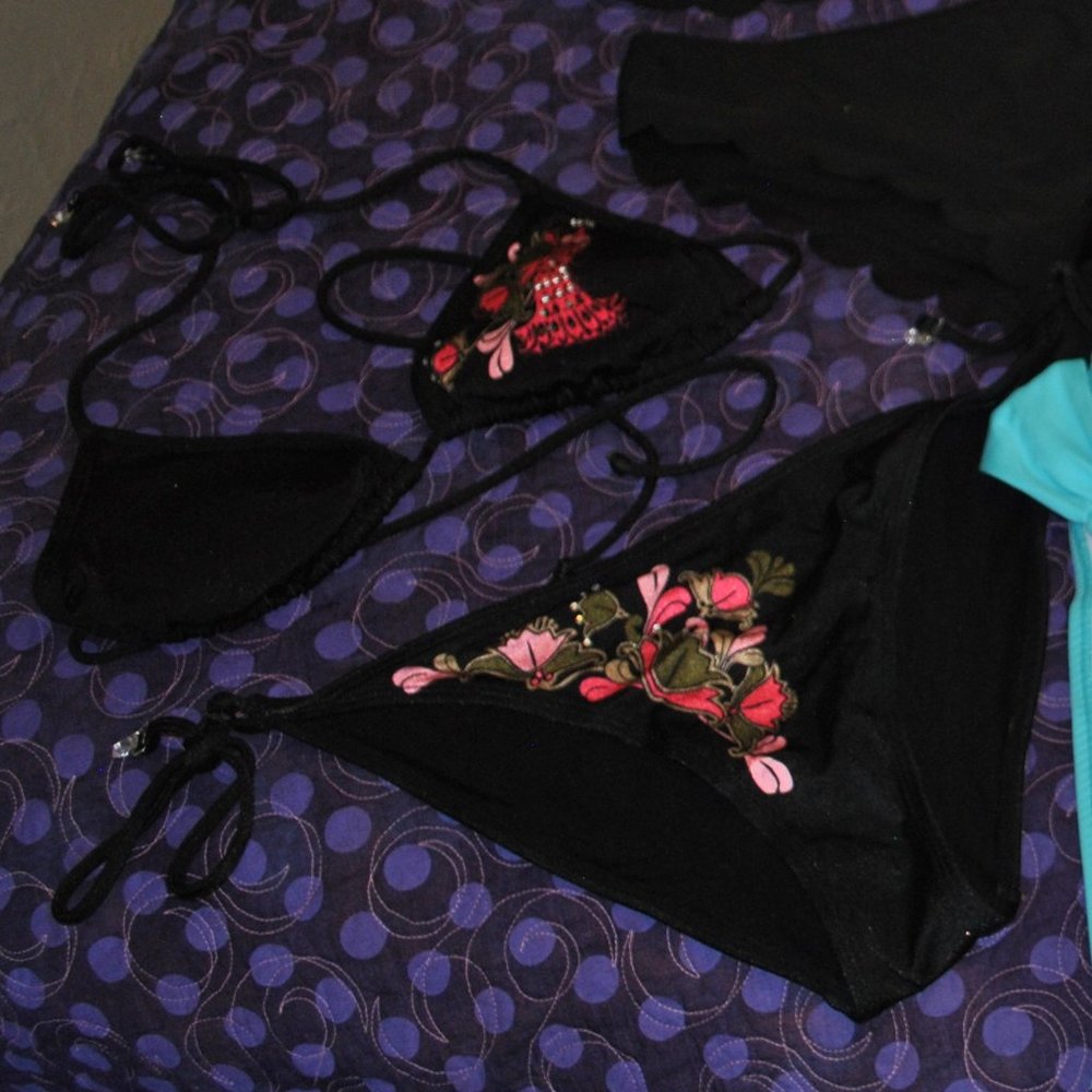 Black and Pink Design Bikini SZ6 by H&M